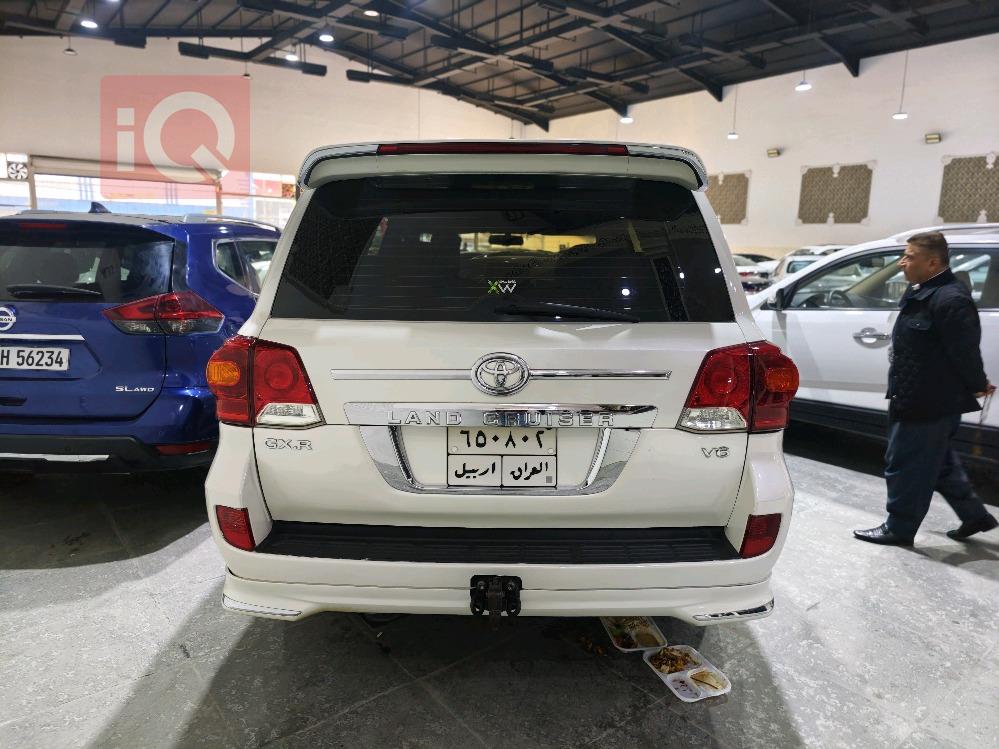 تۆیۆتا لاند کروزەر